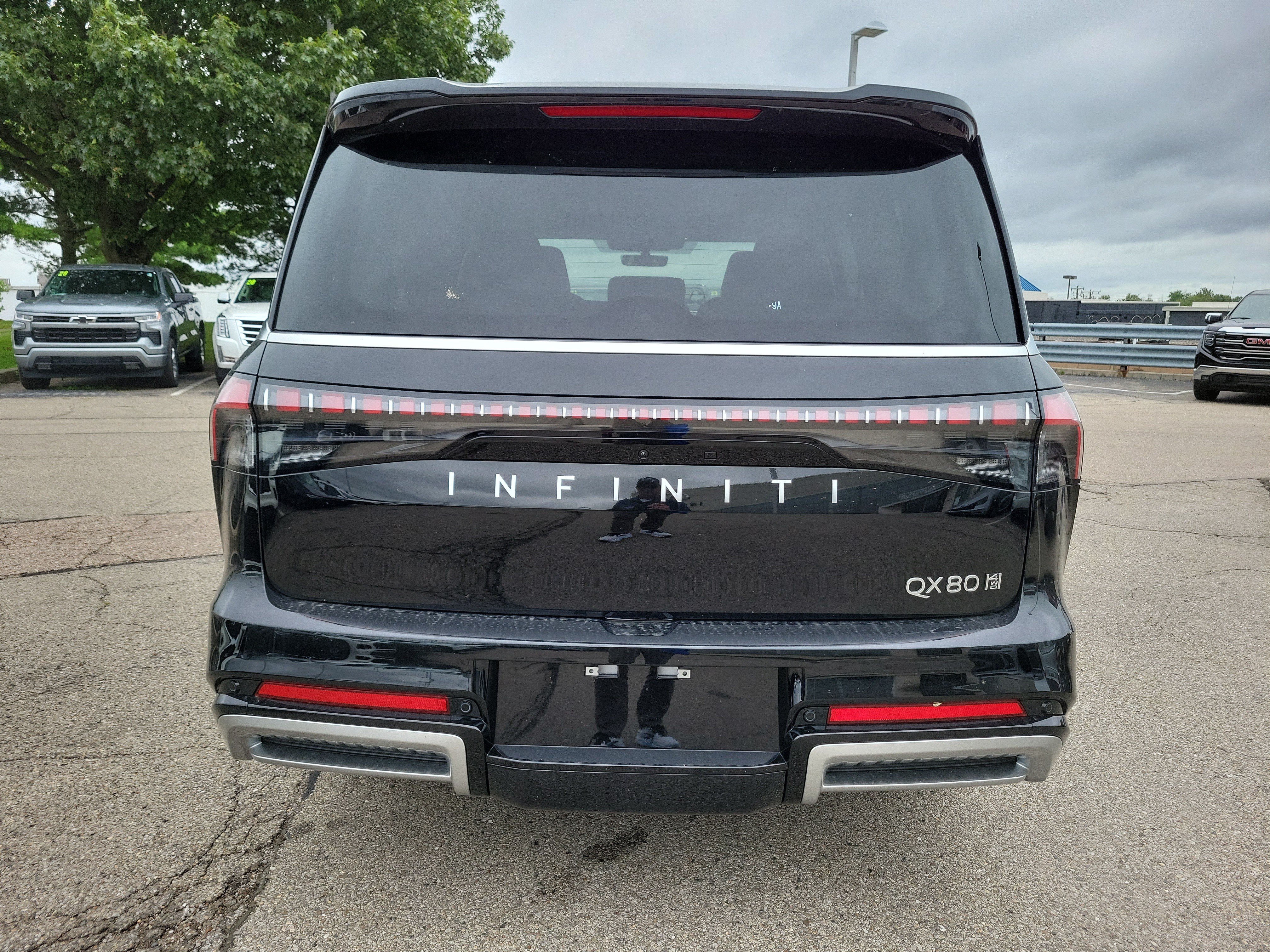New 2027 INFINITI QX80 LUXE SUV