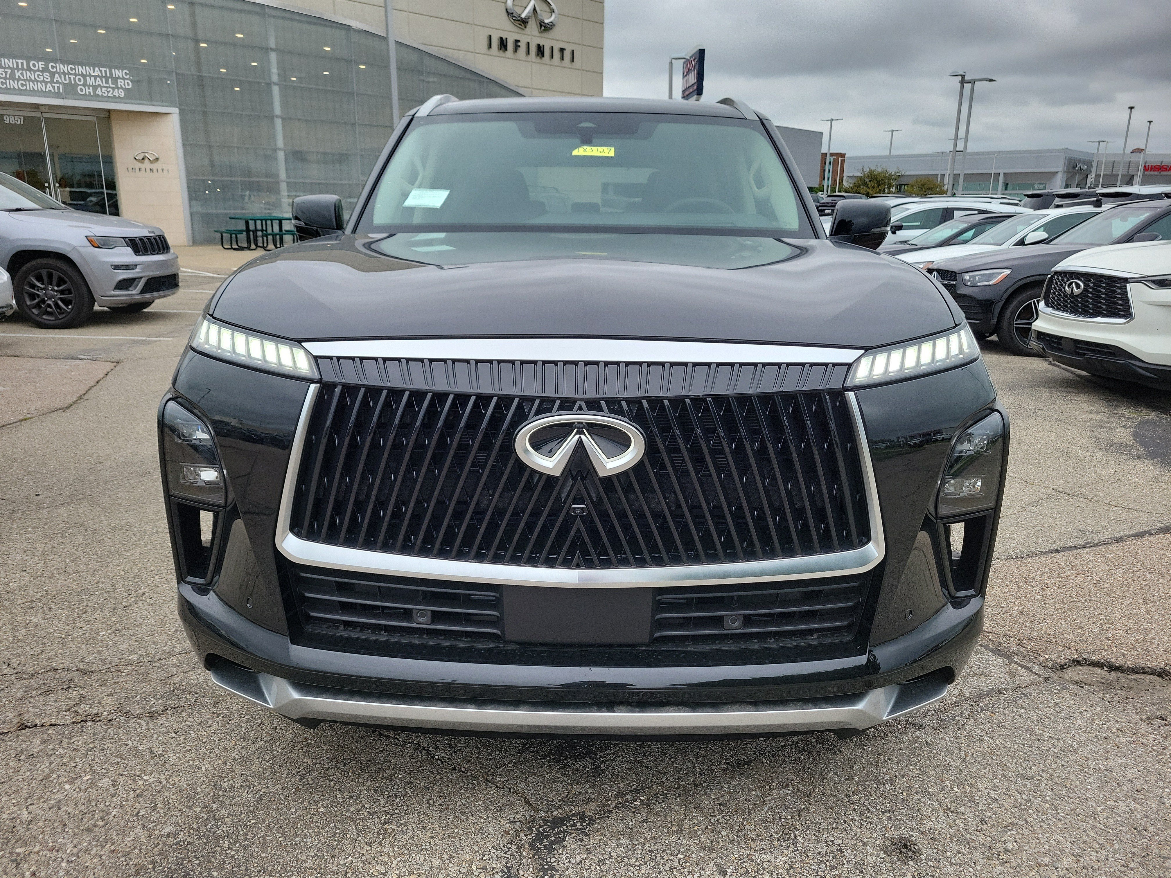 New 2027 INFINITI QX80 LUXE SUV