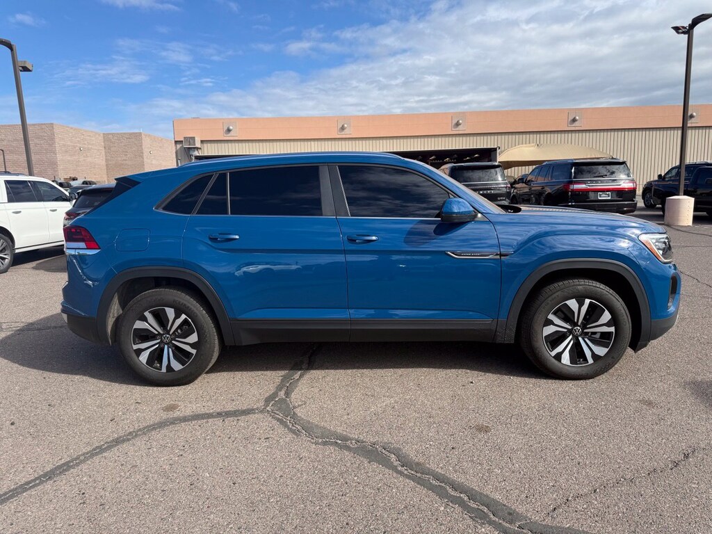 Used 2025 Volkswagen Atlas Cross Sport 2.0T SE SUV