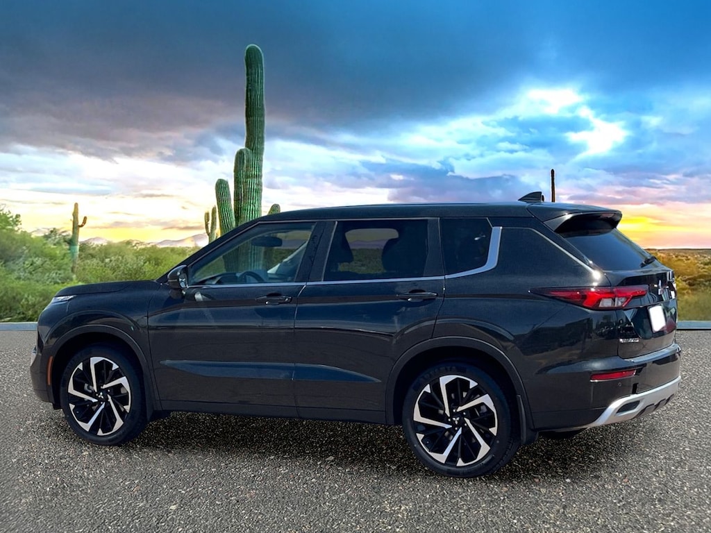 Used 2023 Mitsubishi Outlander SE SUV