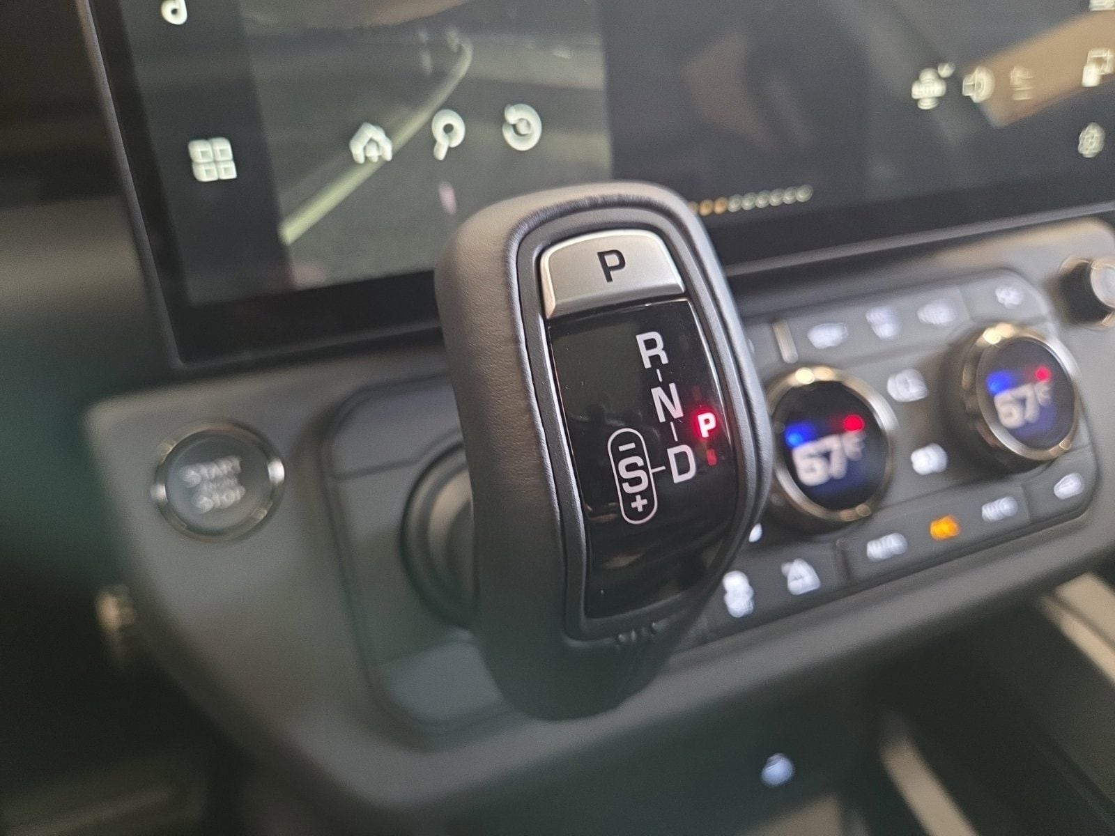 2026 Land Rover Defender OCTA Black - Photo 34