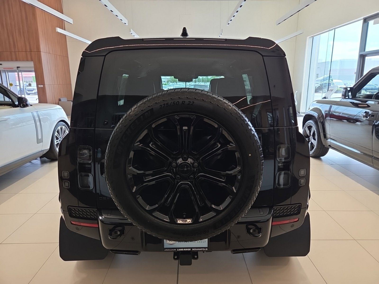 2026 Land Rover Defender OCTA Black - Photo 5
