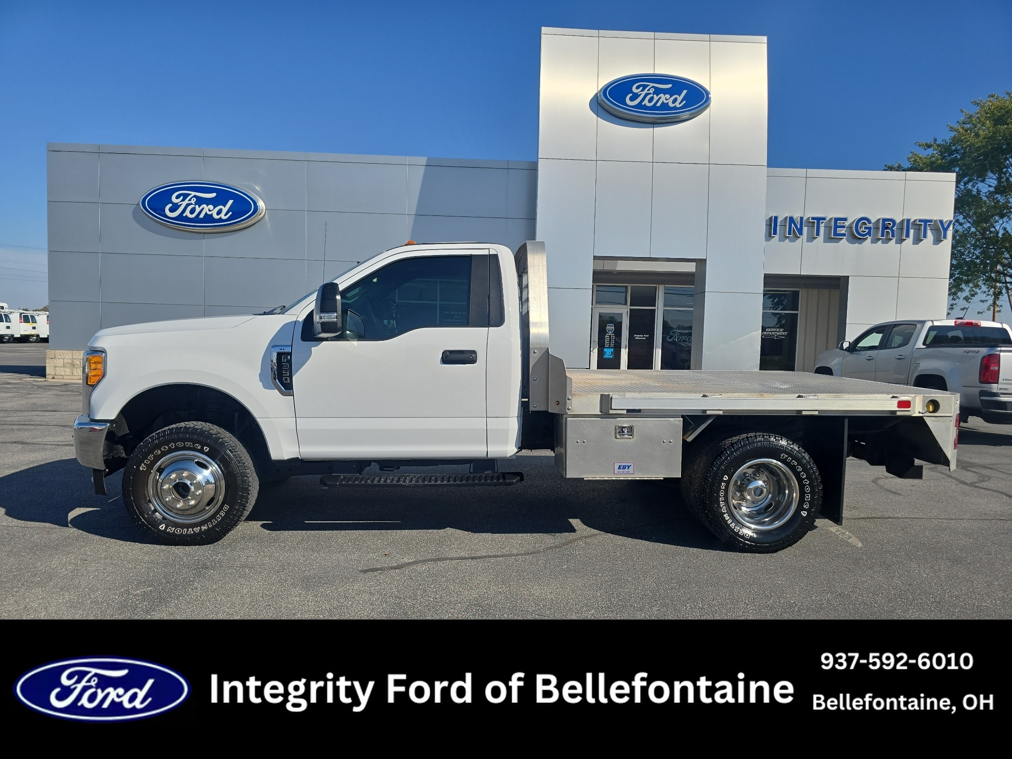 2017 Ford F-350 Chassis Truck Regular Cab 
