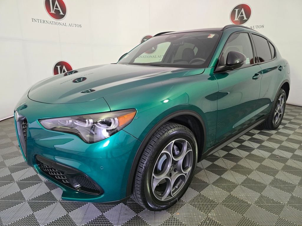 New 2025 Alfa Romeo Stelvio AWD Sport Utility