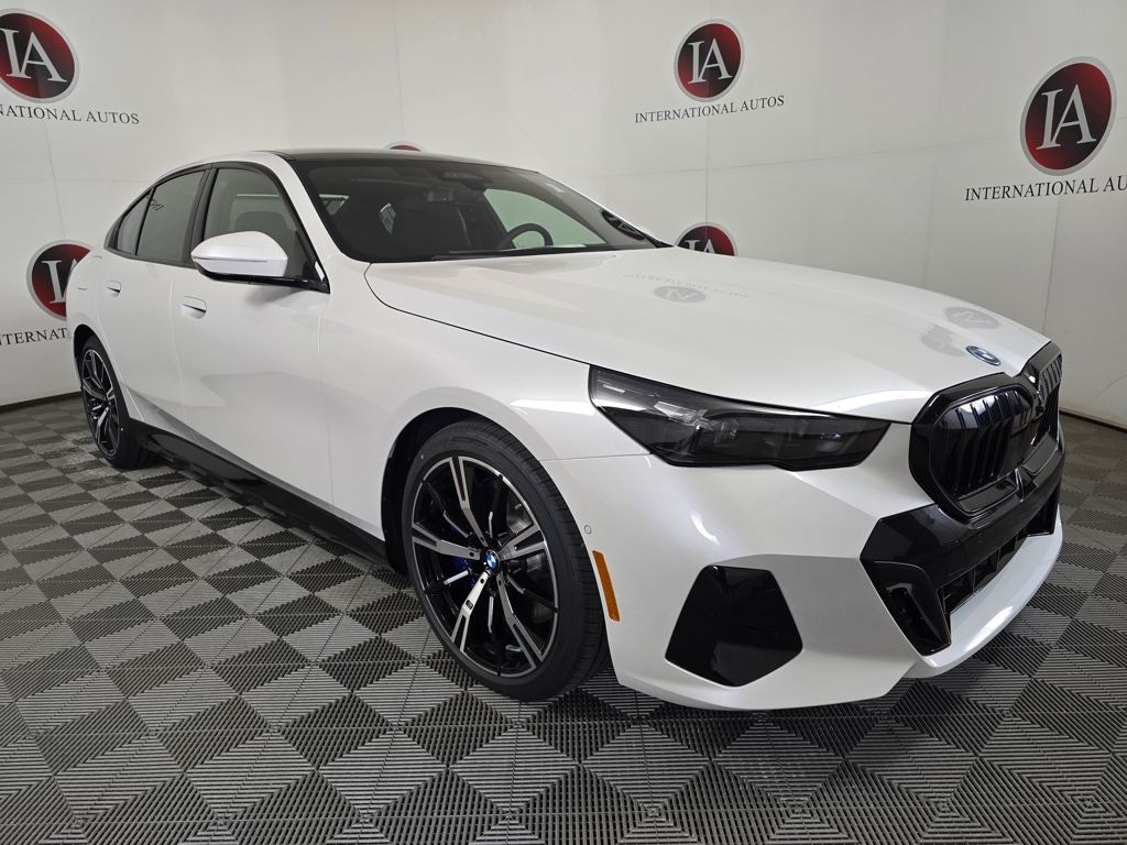New 2027 BMW 550e xDrive Sedan