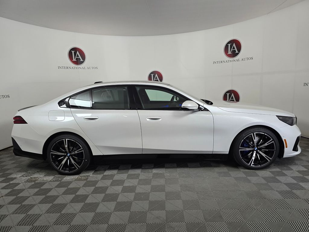 New 2027 BMW 550e xDrive Sedan