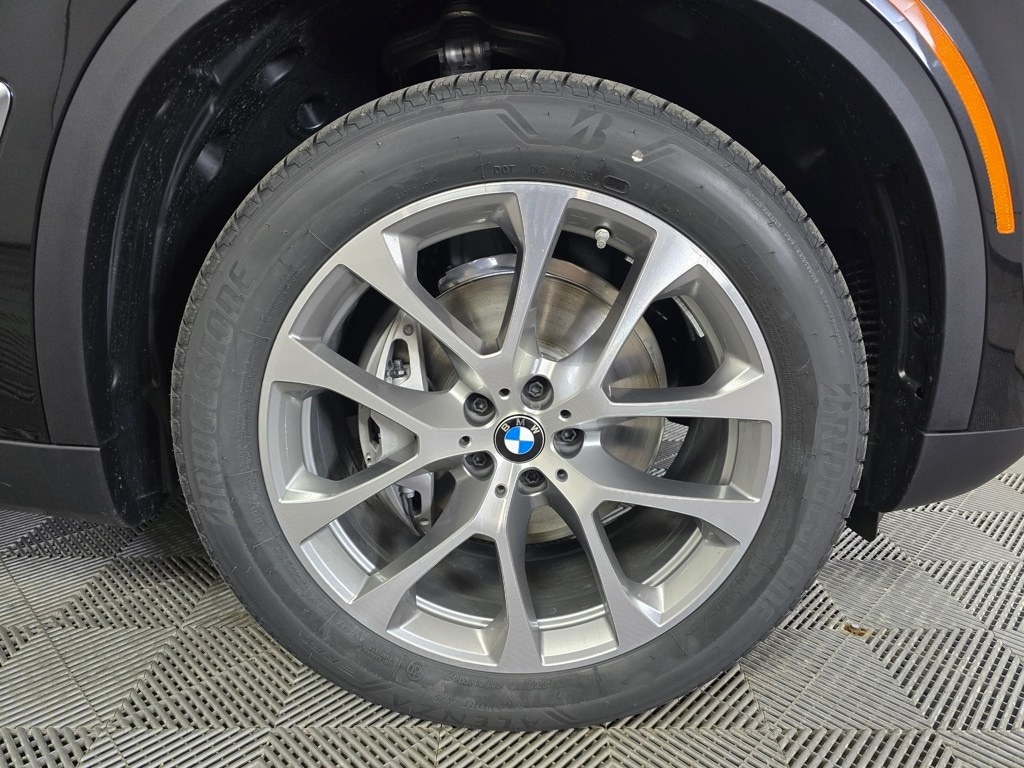 New 2026 BMW X5 xDrive40i SUV