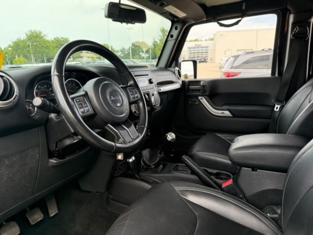 Used 2017 Jeep Wrangler Unlimited Sahara SUV