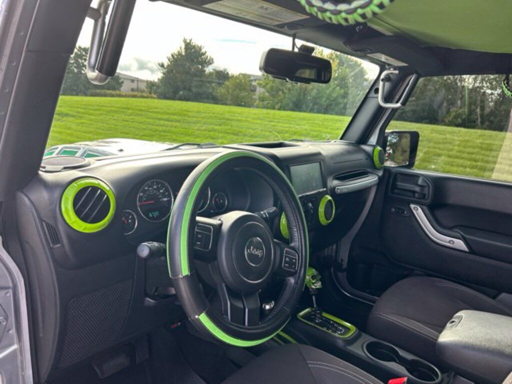 Used 2017 Jeep Wrangler Unlimited Sahara SUV