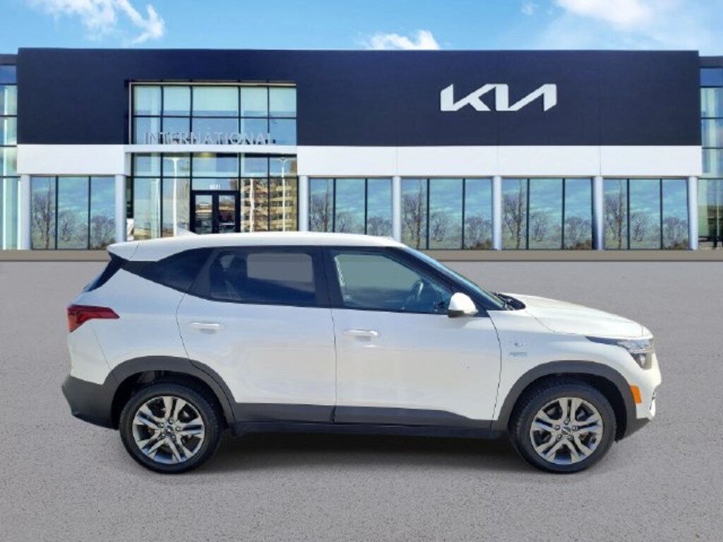 New 2022 Kia Seltos LX SUV