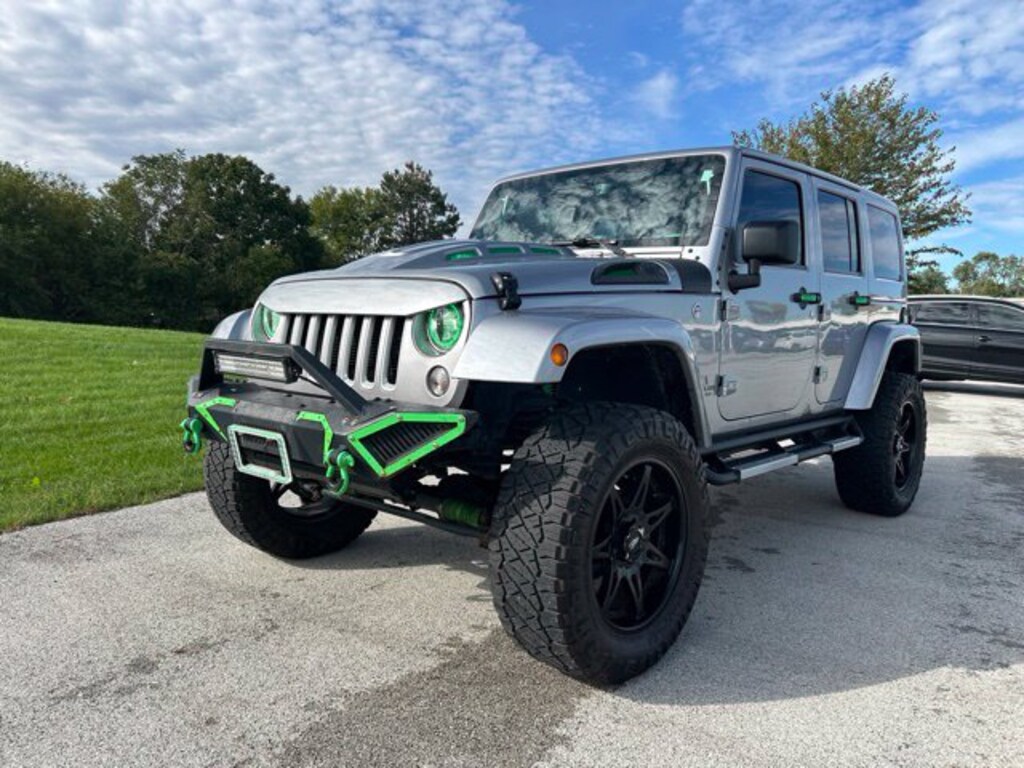 Used 2017 Jeep Wrangler Unlimited Sahara SUV