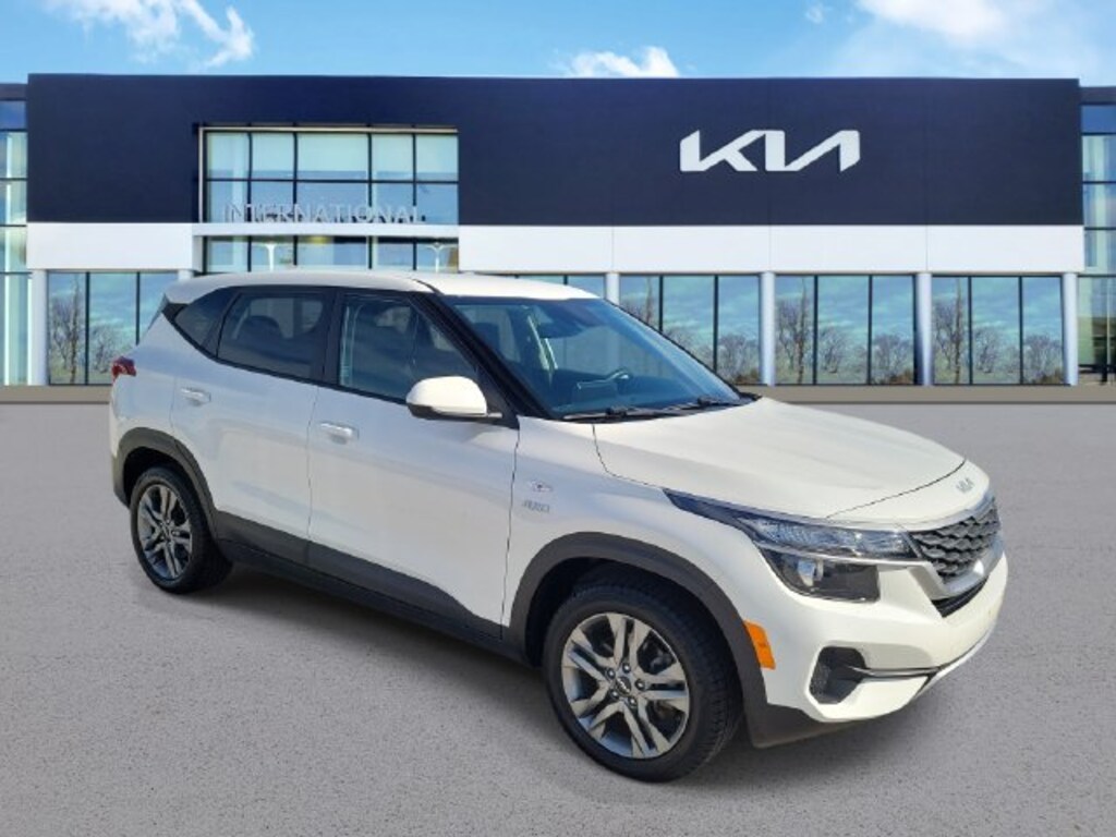 New 2022 Kia Seltos LX SUV