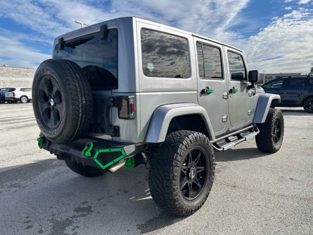 Used 2017 Jeep Wrangler Unlimited Sahara SUV