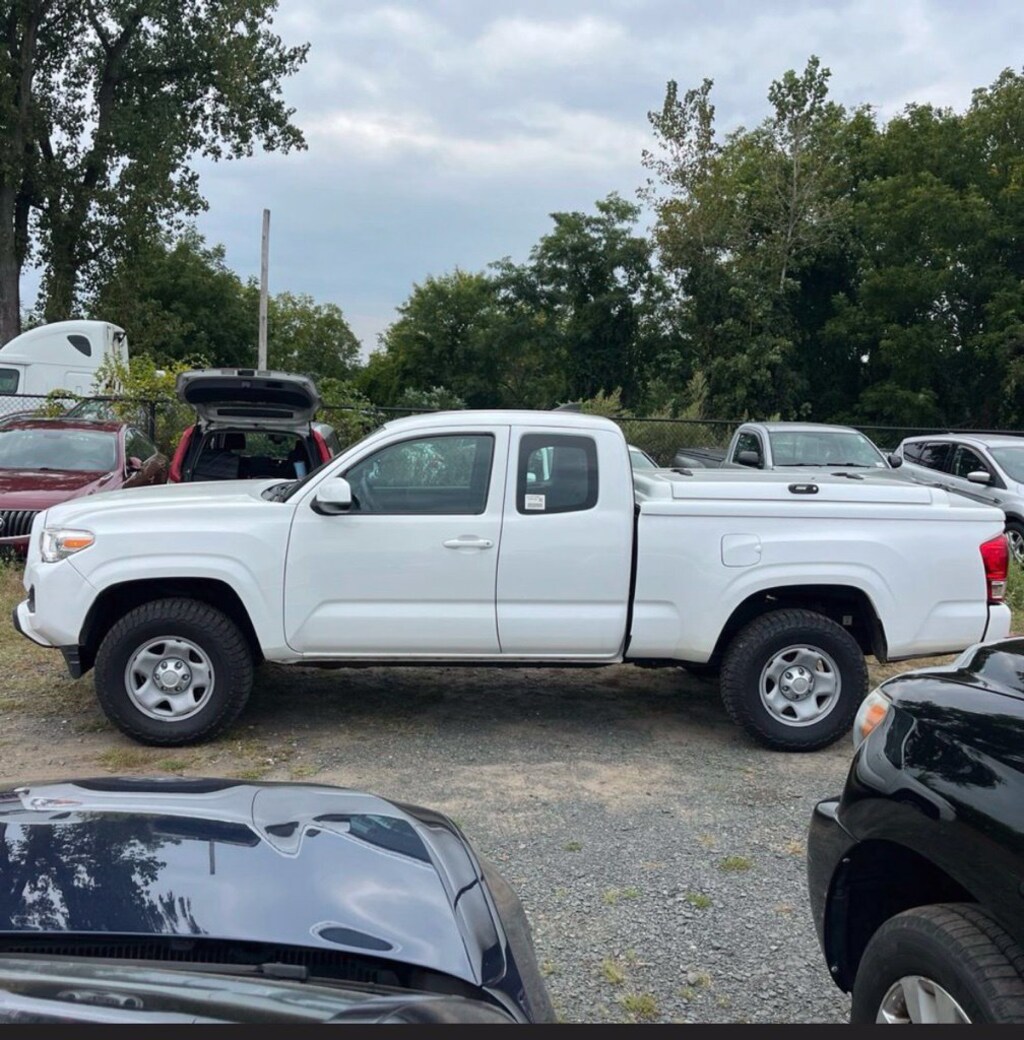 Used 2017 Toyota Tacoma SR Truck