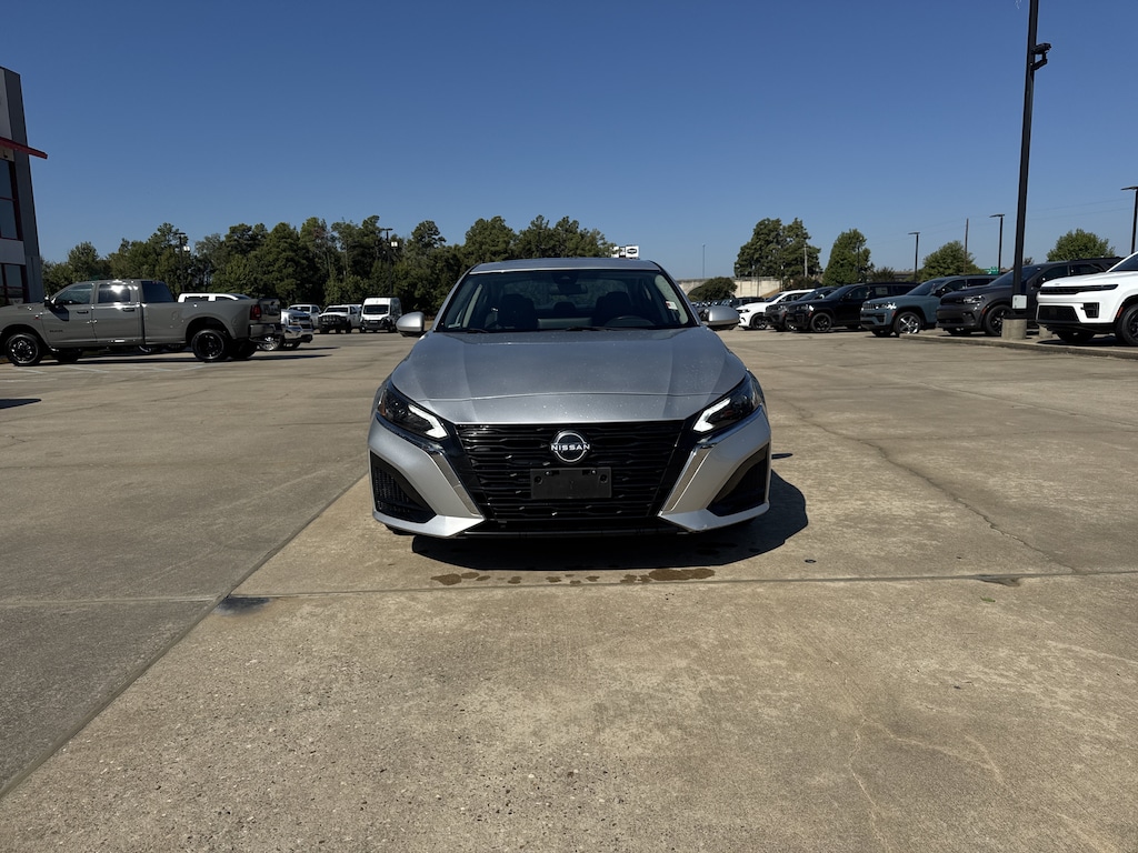 Used 2023 Nissan Altima 2.5 SL Sedan