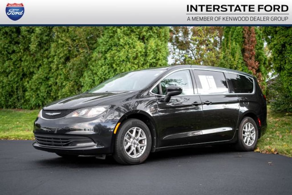 Used 2017 Chrysler Pacifica Touring Van