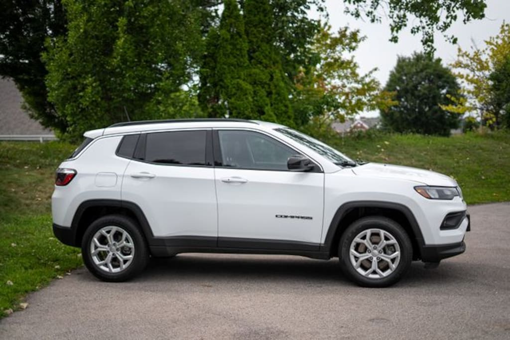 Used 2024 Jeep Compass Latitude SUV
