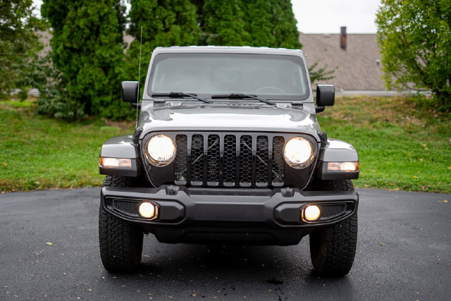 Used 2021 Jeep Gladiator Sport Truck Crew Cab