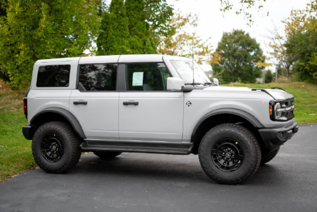 New 2026 Ford Bronco Outer Banks SUV