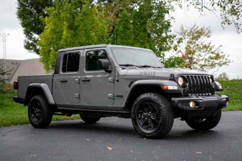 Used 2021 Jeep Gladiator Sport Truck Crew Cab