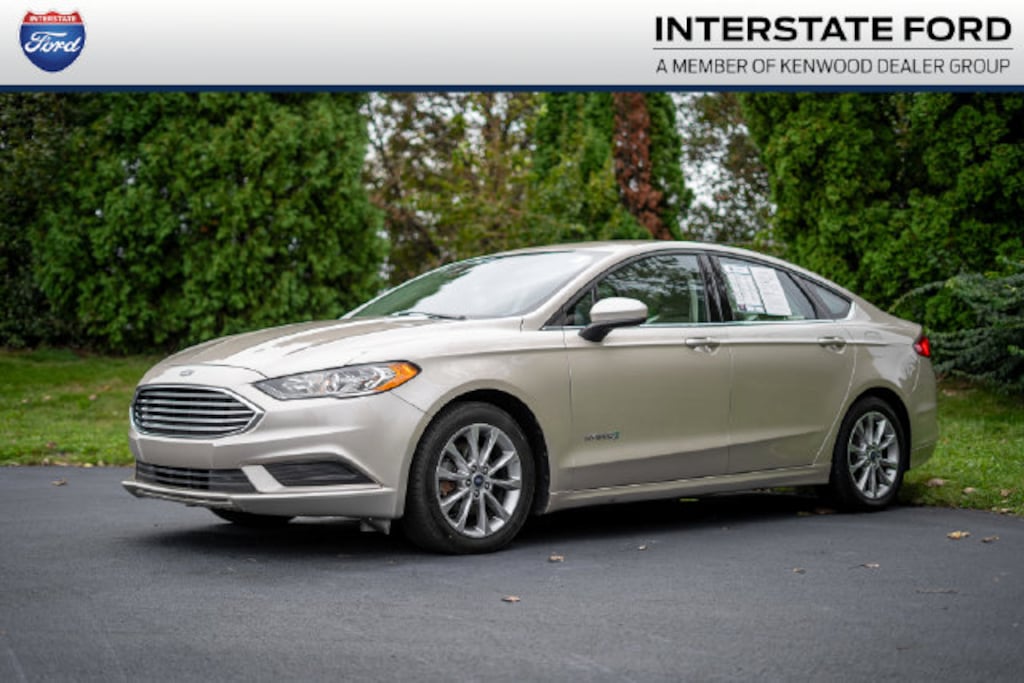 Used 2017 Ford Fusion Hybrid SE Sedan