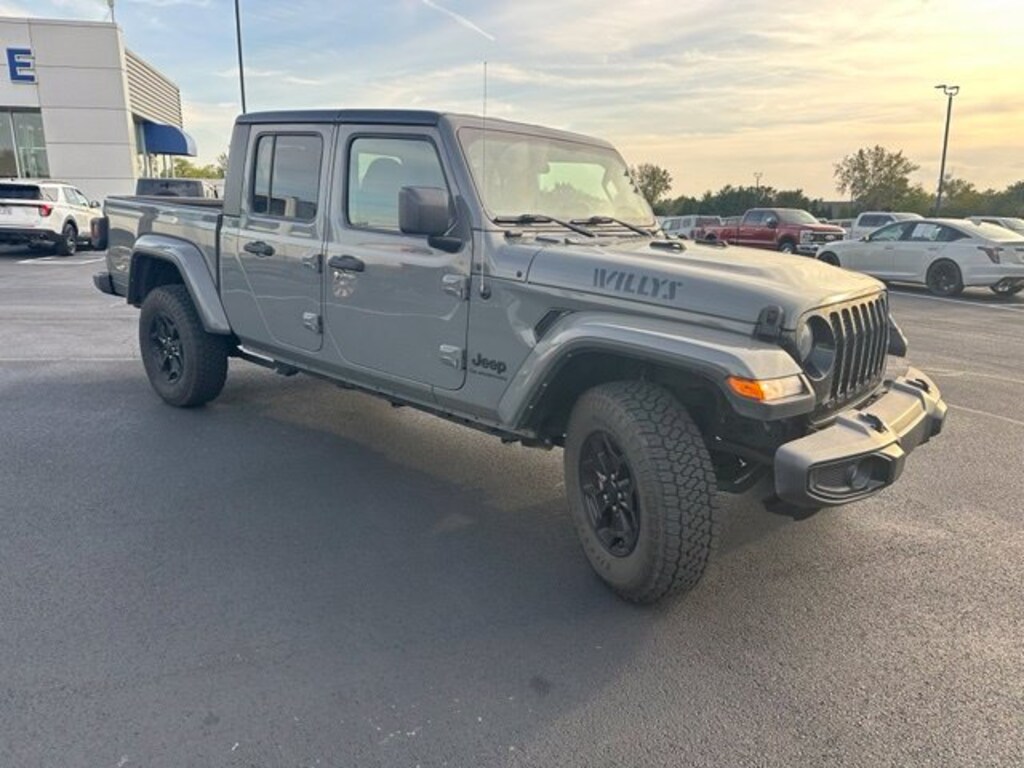 Used 2021 Jeep Gladiator Sport Truck Crew Cab