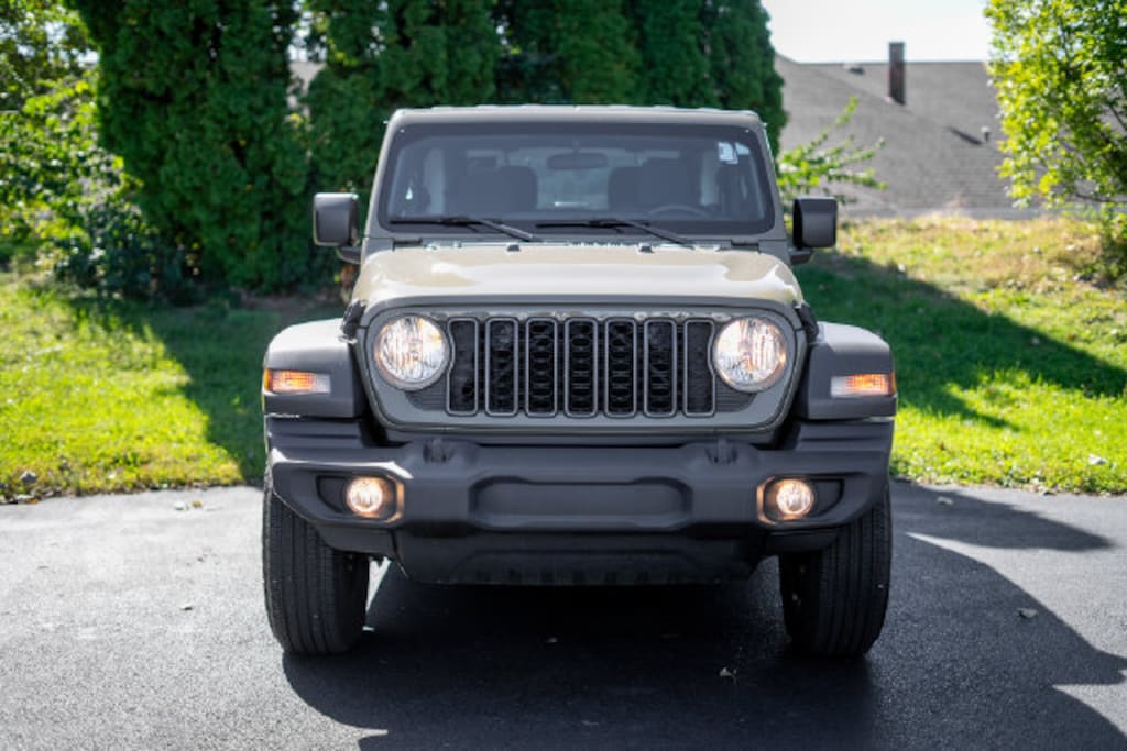 Used 2025 Jeep Wrangler Sport SUV