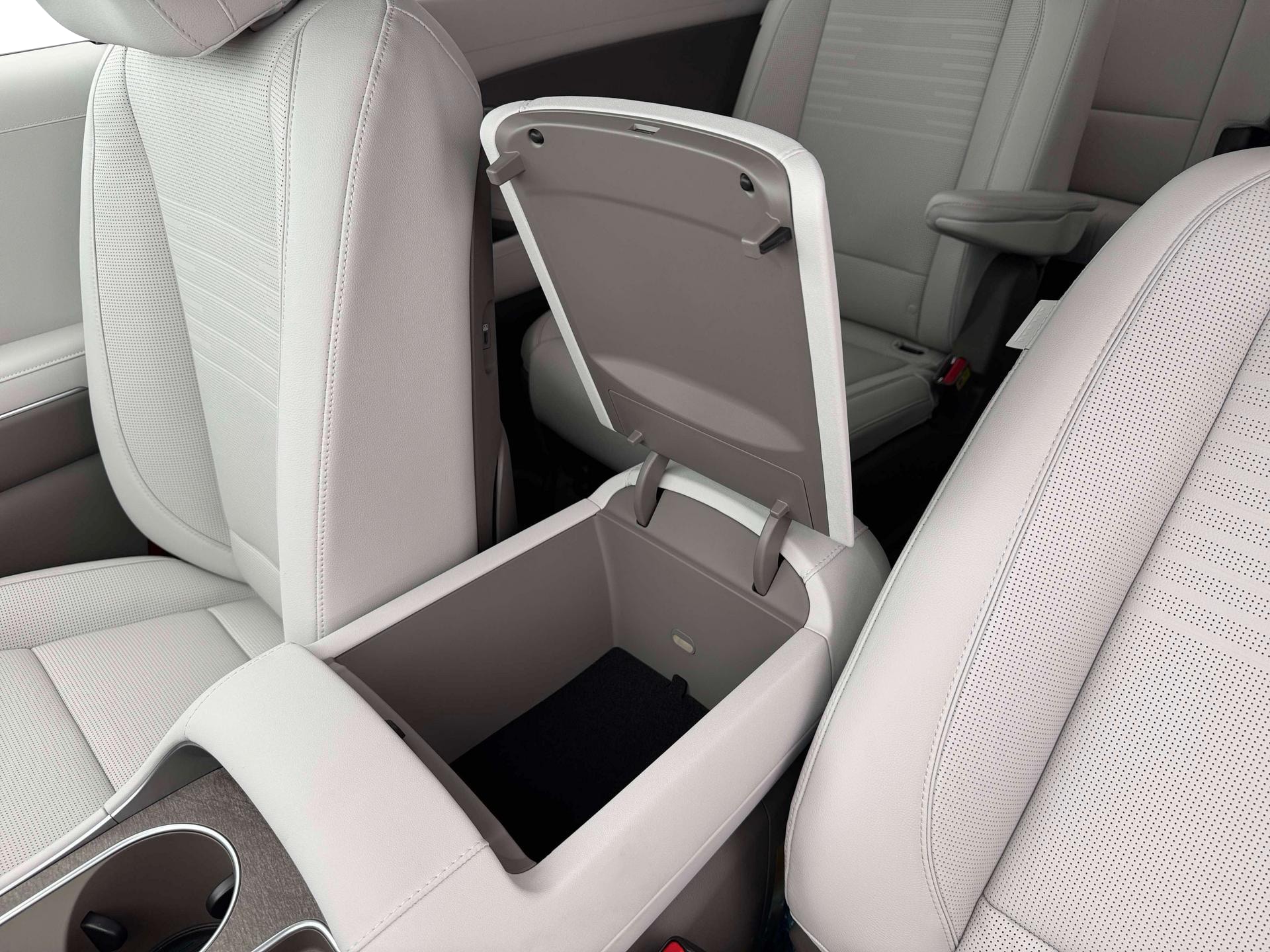 2026 Hyundai Palisade Limited - Photo 18