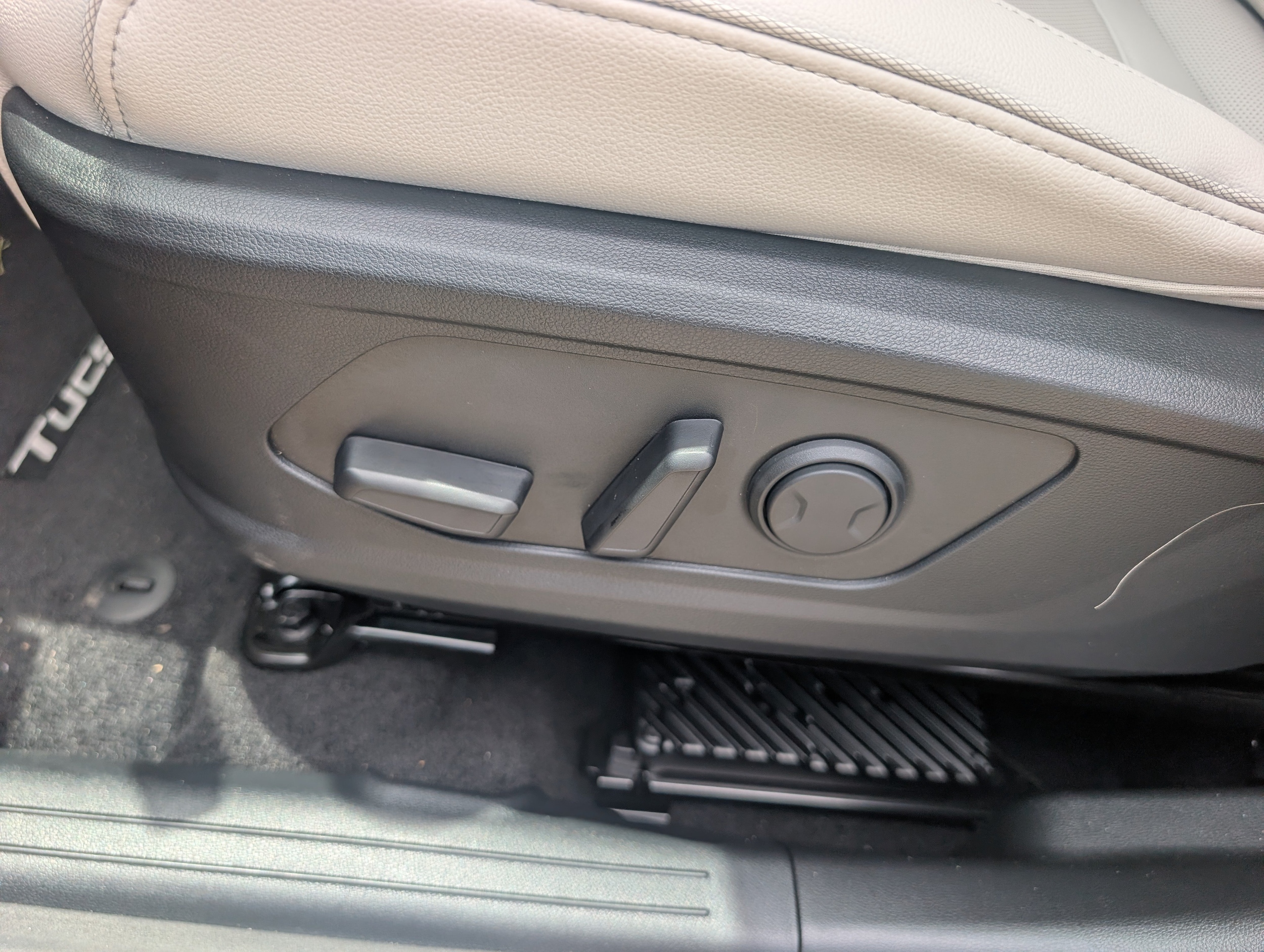 2026 Hyundai Tucson Limited - Photo 16