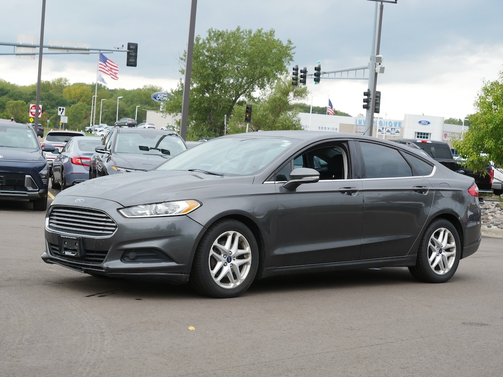 Used 2015 Ford Fusion SE Sedan