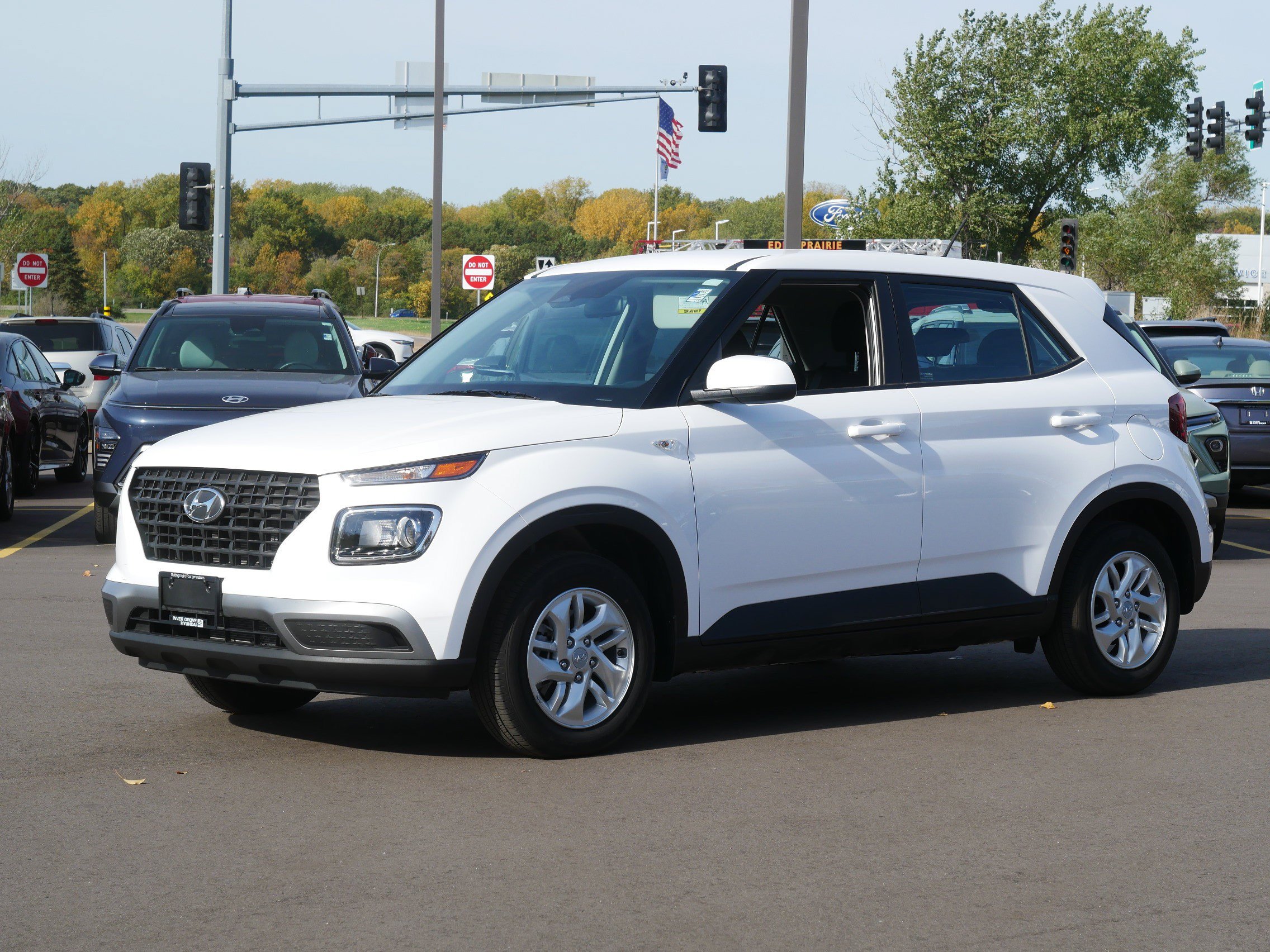 Used 2023 Hyundai Venue SE with VIN KMHRB8A34PU265429 for sale in Inver Grove Heights, Minnesota