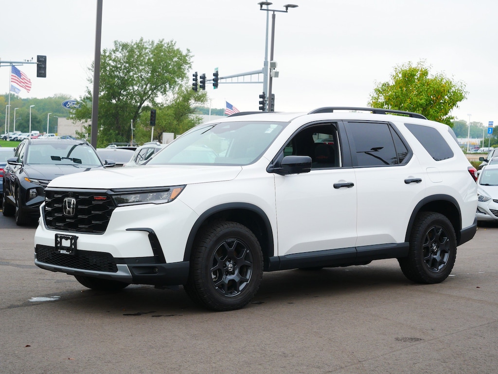 Used 2025 Honda Pilot TrailSport SUV