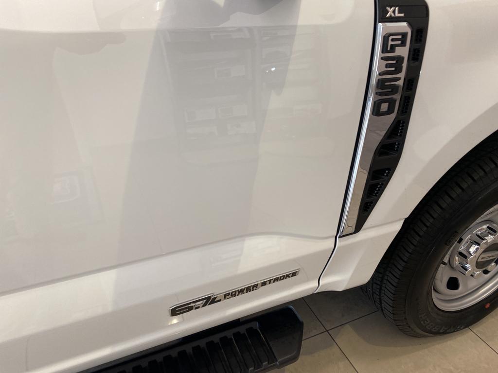 2023 Ford F-350 Super Duty Chassis Cab XL - Photo 11