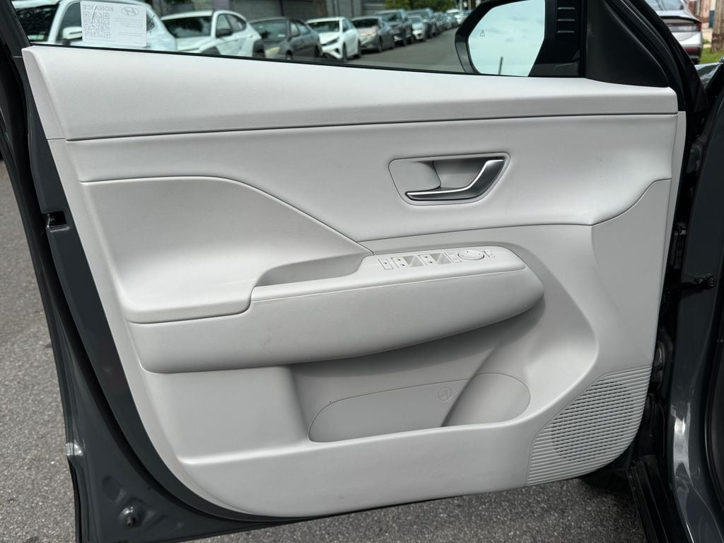 2026 Hyundai Kona SEL Premium - Photo 14