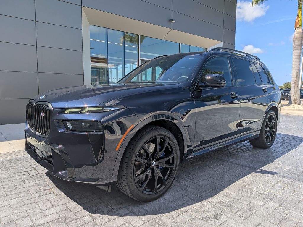 2025 BMW X7 M60i SUV