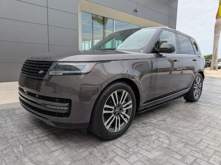 2025 Land Rover Range Rover SE SUV