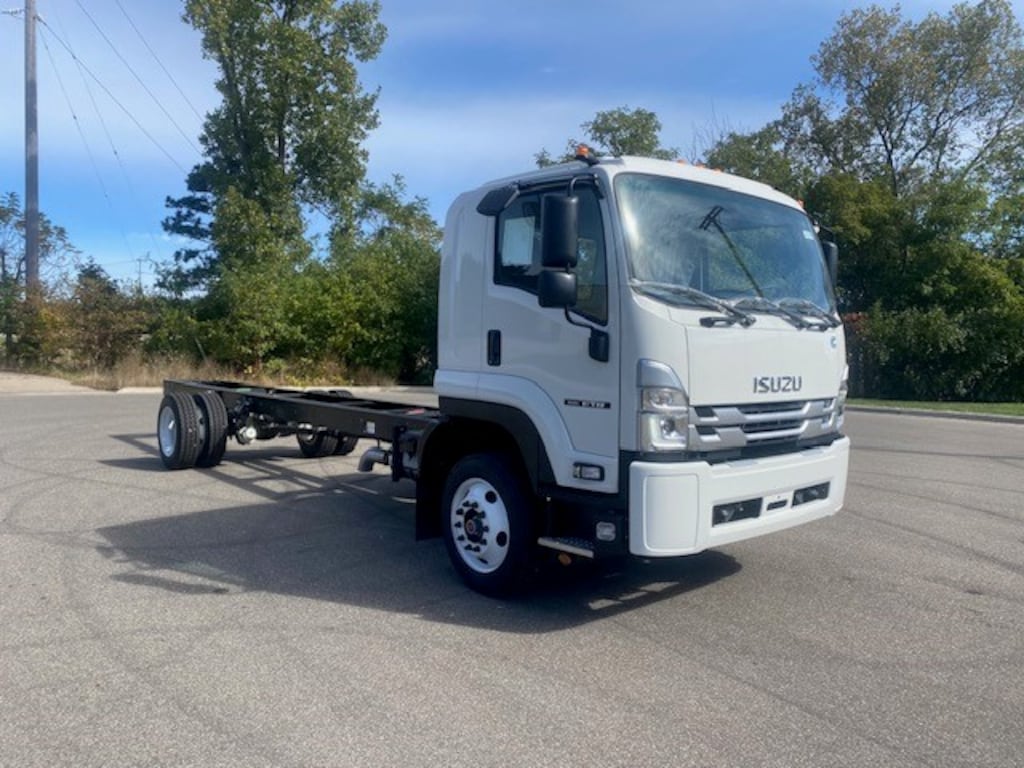 New 2025 Isuzu FTR Cab and Chassis