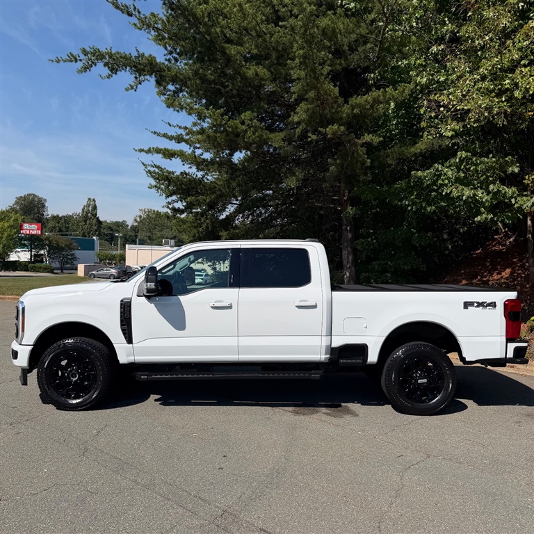 Used 2024 Ford F-250 SD Lariat Crew Cab 4WD CREW CAB PICKUP 4-DR