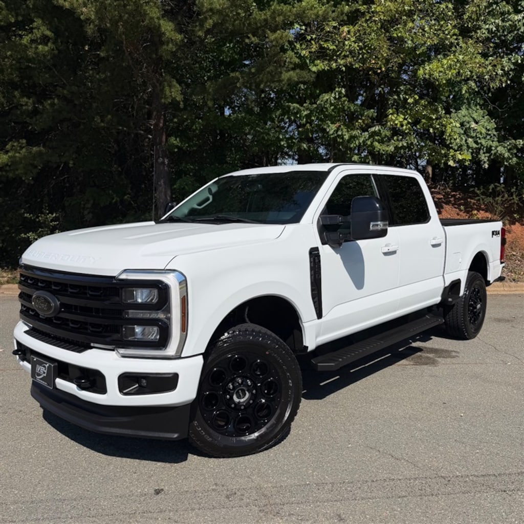 Used 2024 Ford F-250 SD Lariat Crew Cab 4WD CREW CAB PICKUP 4-DR