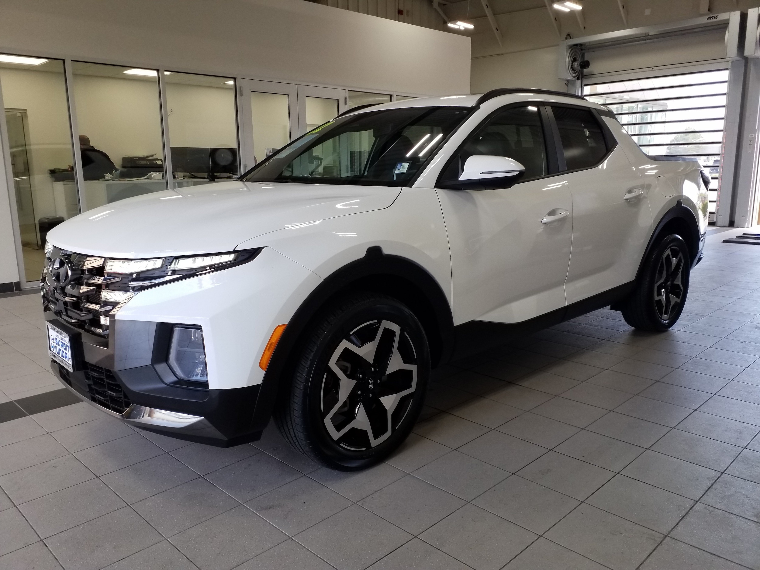 2022 Hyundai Santa Cruz Limited - Photo 2