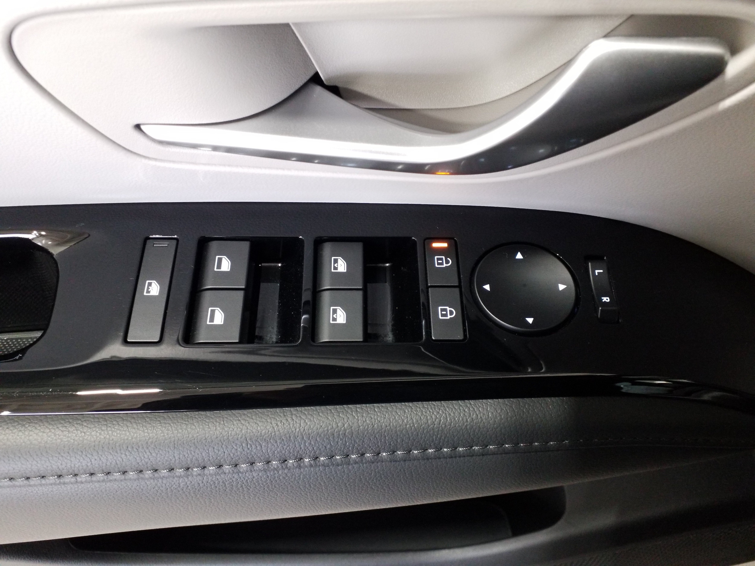 2026 Hyundai Tucson Limited - Photo 11