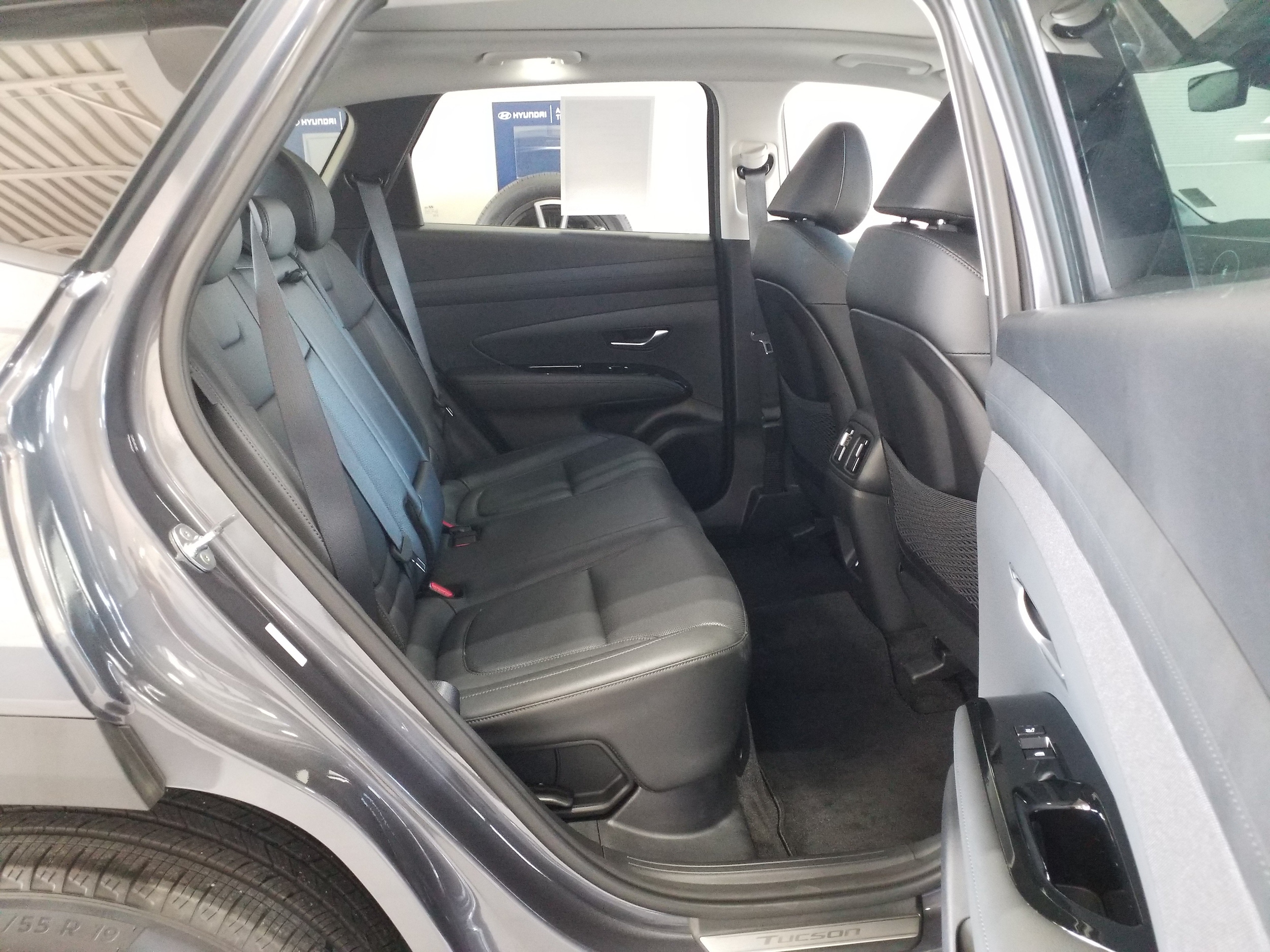 2025 Hyundai Tucson Limited - Photo 15