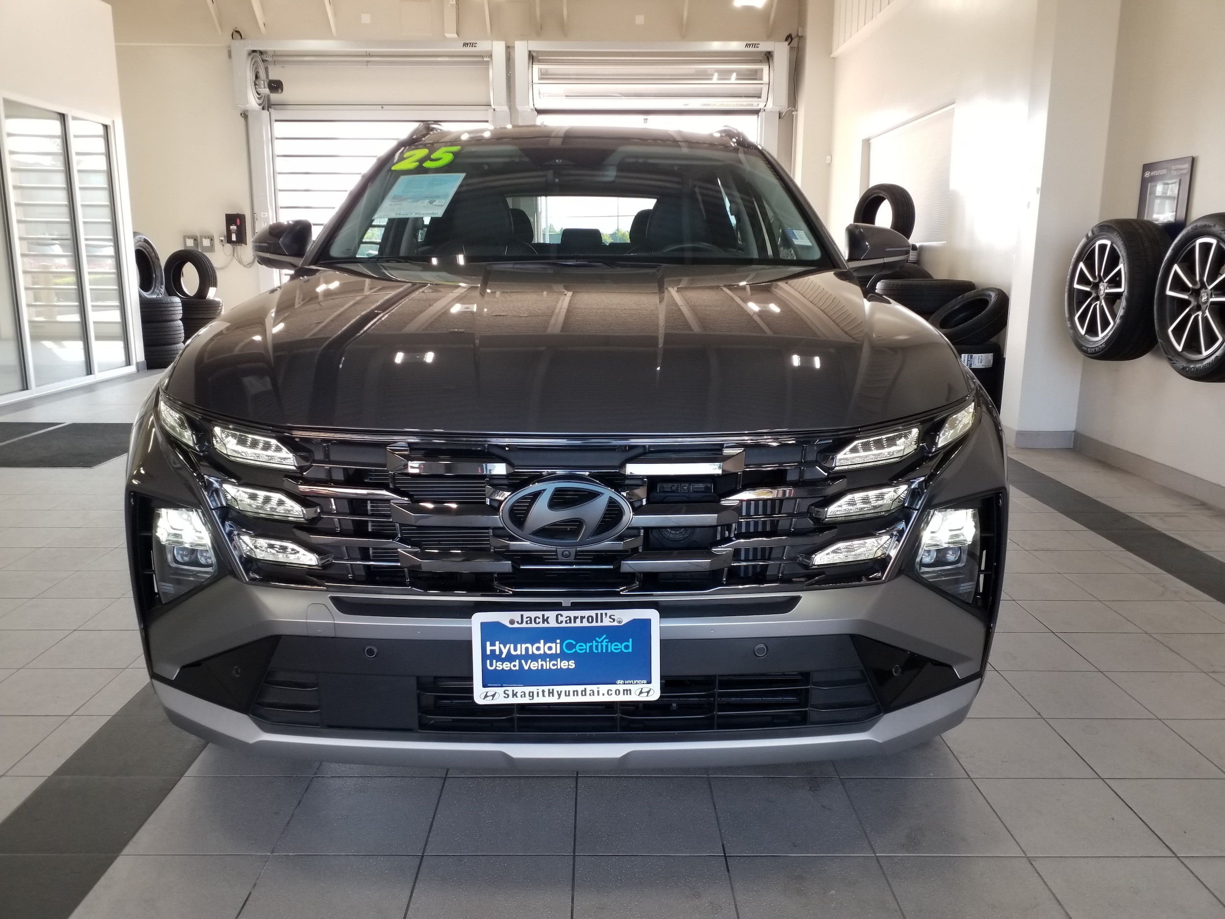 2025 Hyundai Tucson Limited - Photo 17
