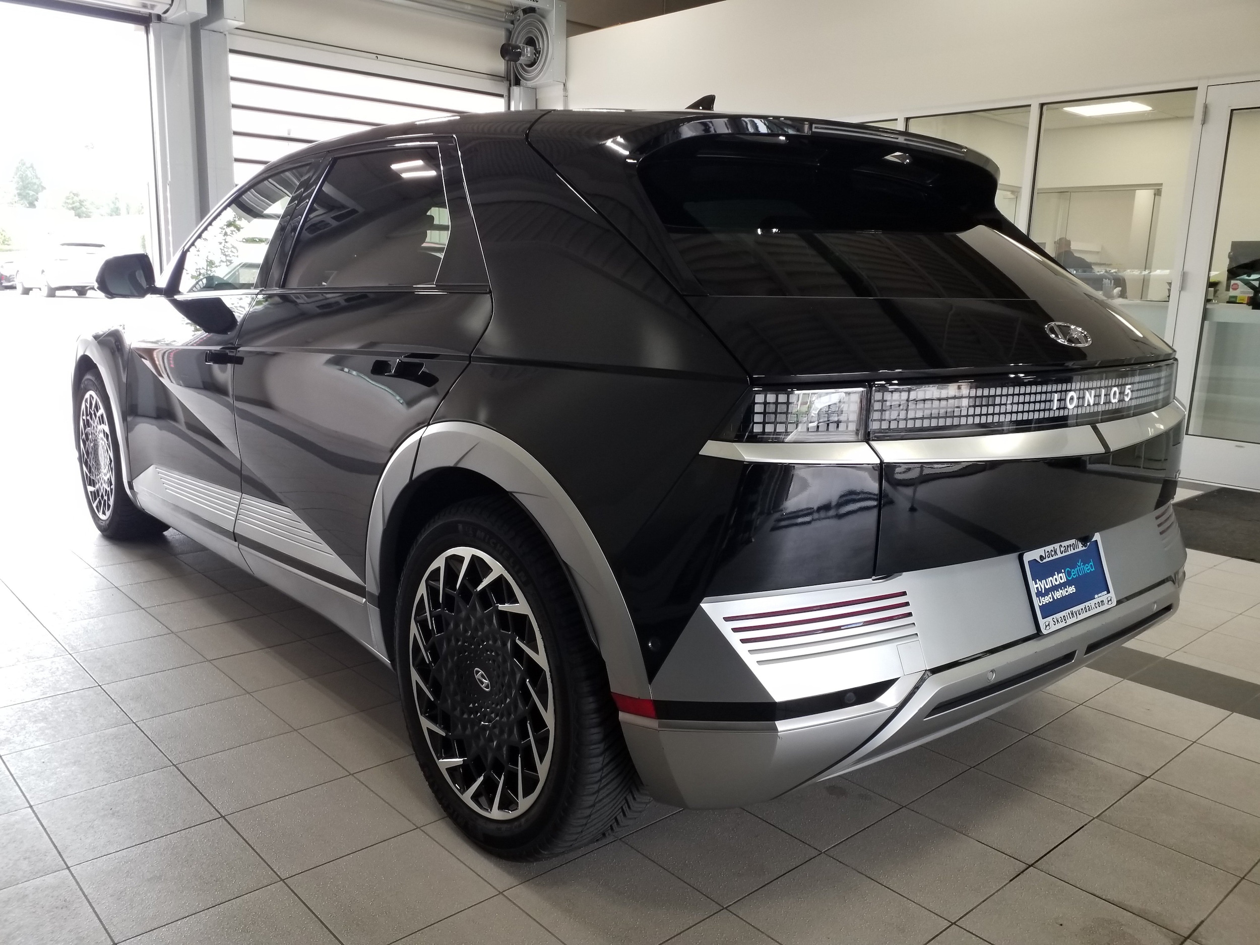 2023 Hyundai IONIQ 5 Limited - Photo 18