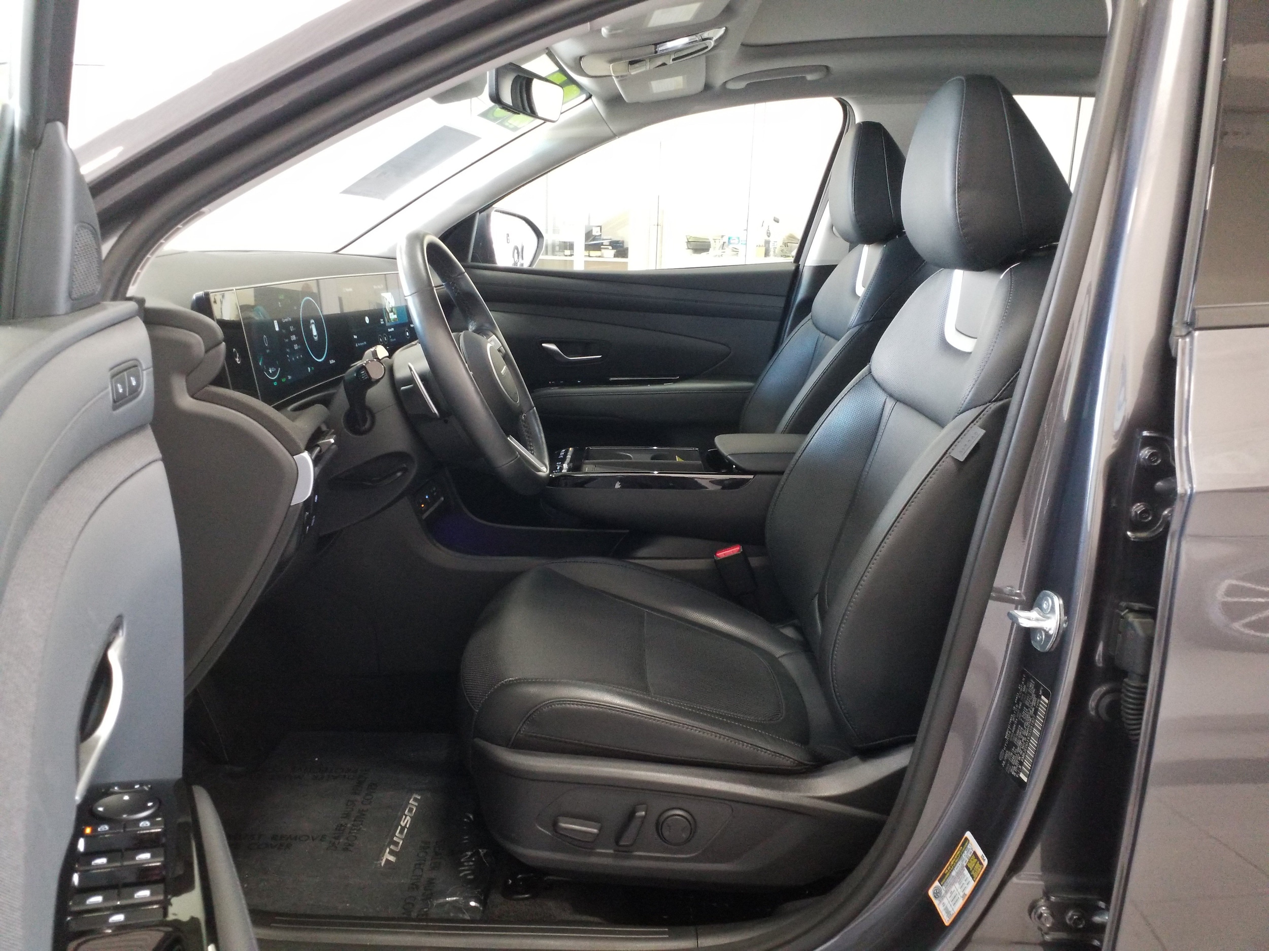2025 Hyundai Tucson Limited - Photo 12