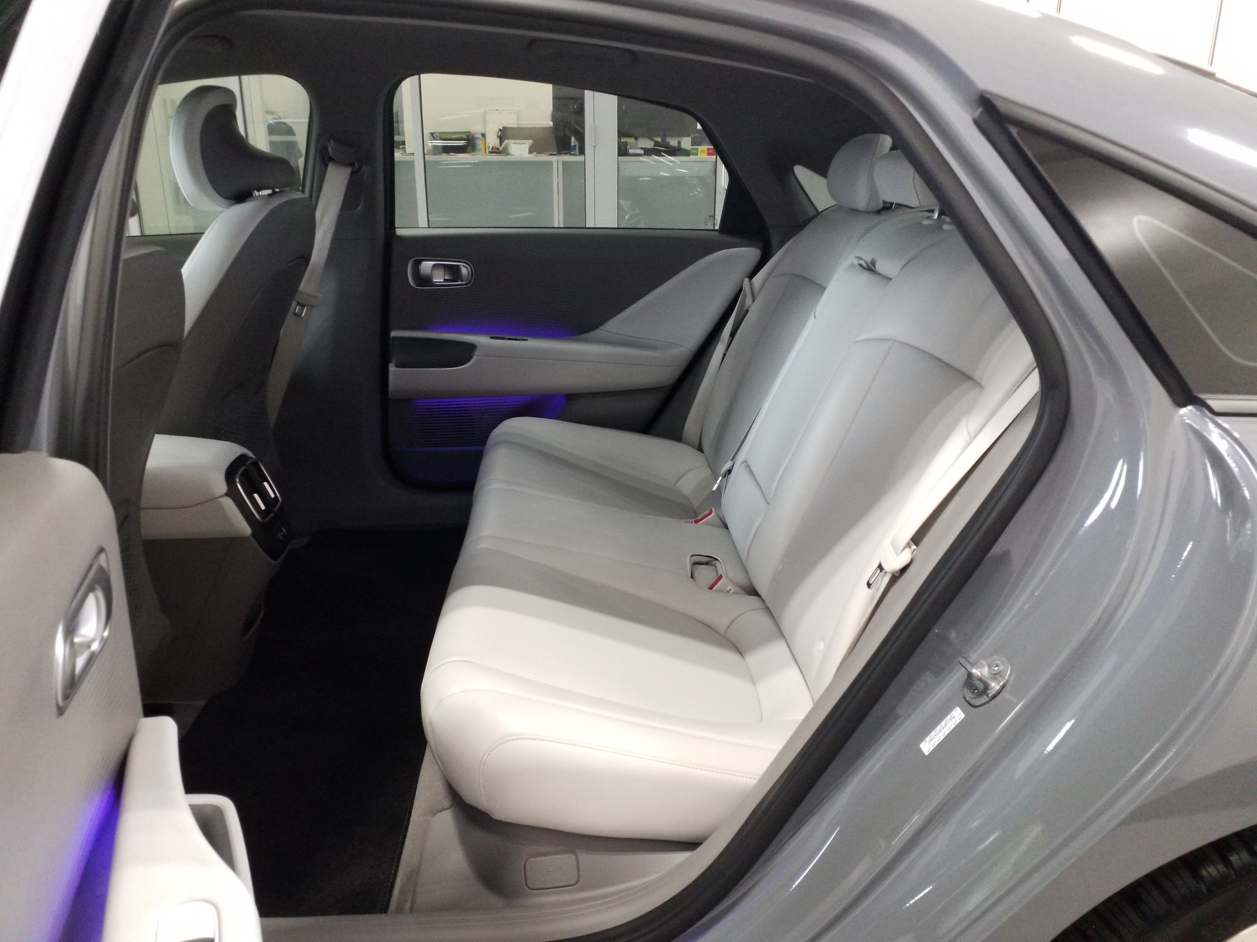 2024 Hyundai IONIQ 6 SEL - Photo 12
