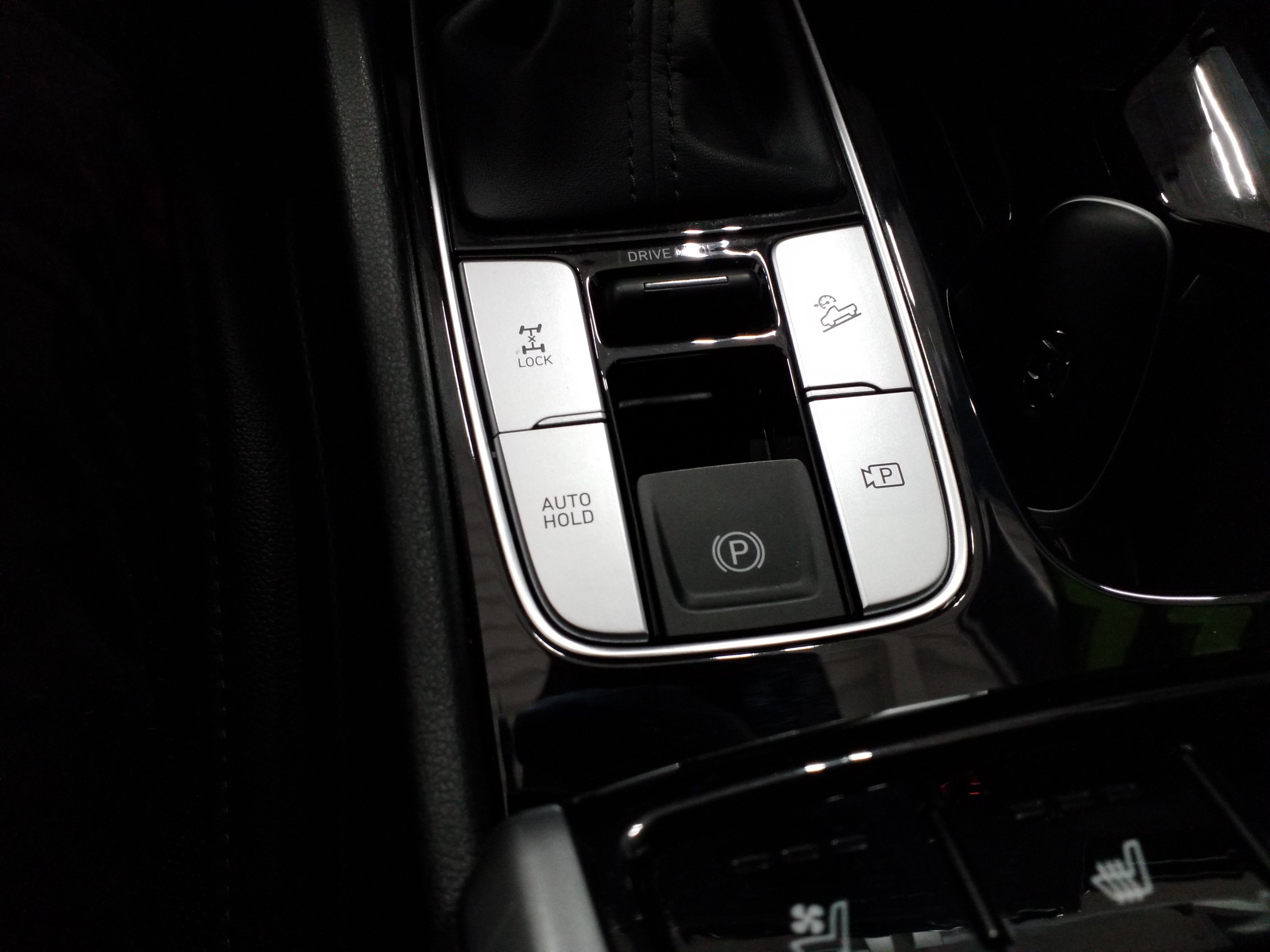 2022 Hyundai Santa Cruz Limited - Photo 8