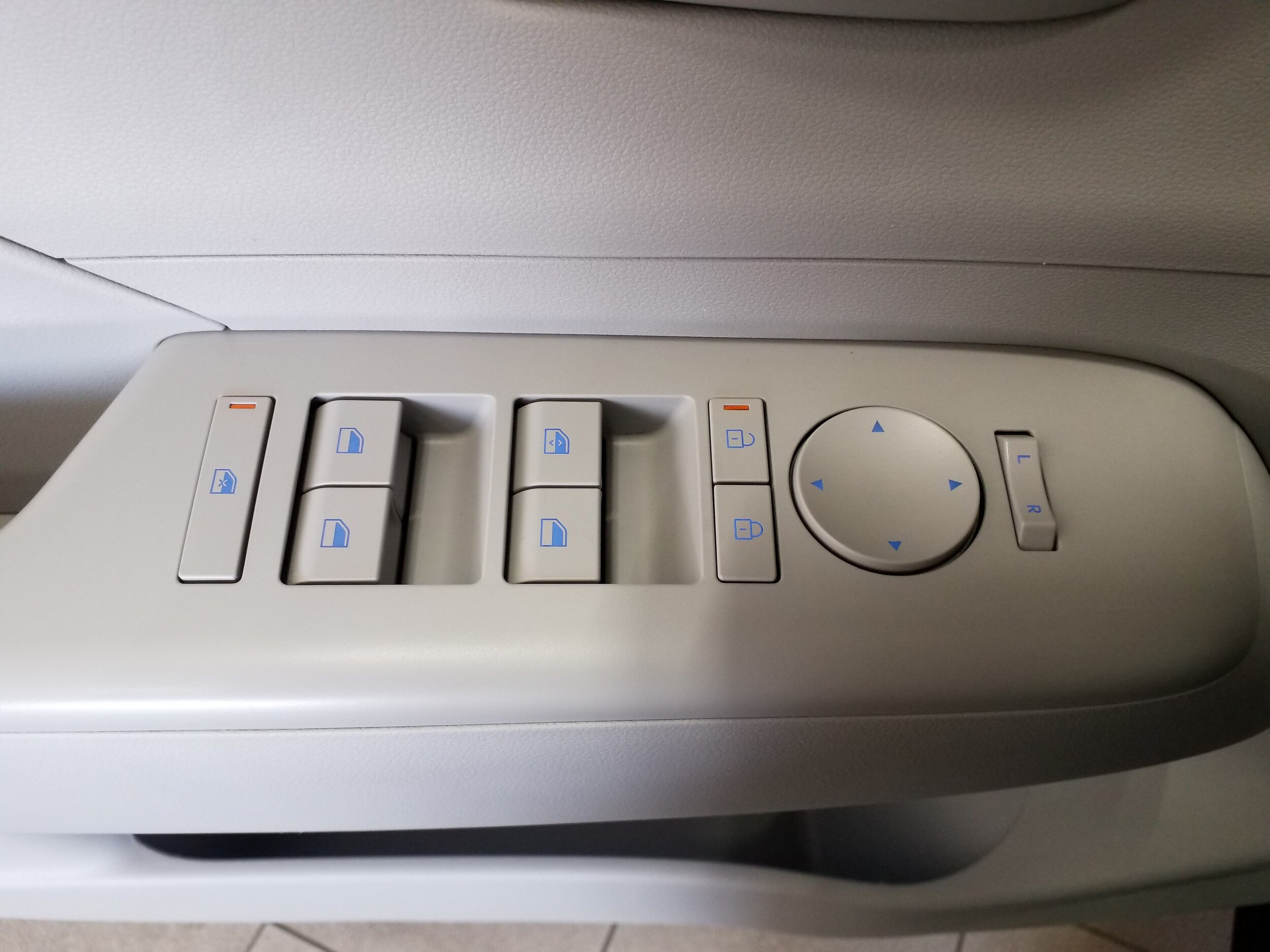 2024 Hyundai Kona SEL - Photo 11