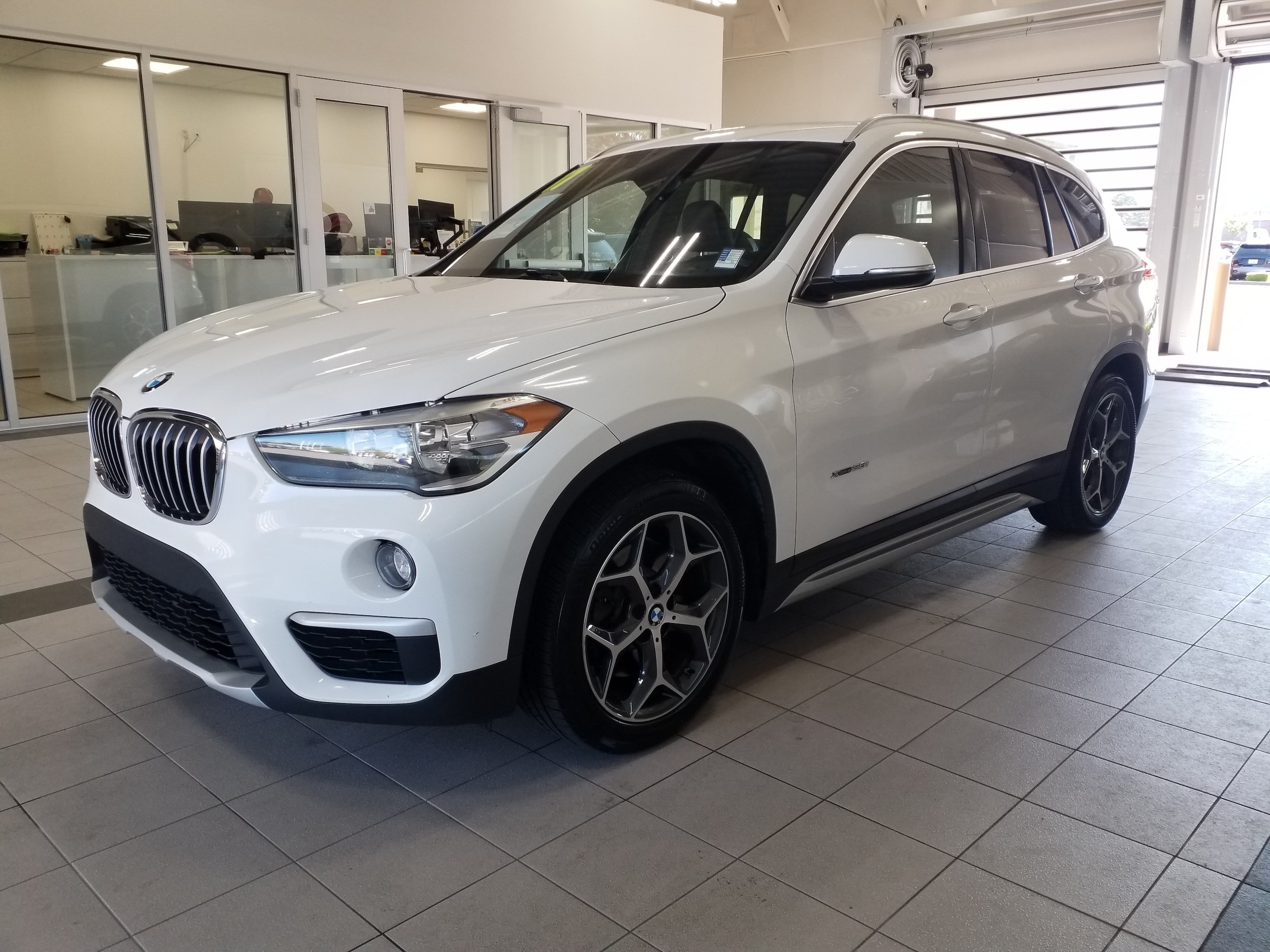 Used 2017 BMW X1 28i with VIN WBXHT3C3XH5F83506 for sale in Burlington, WA
