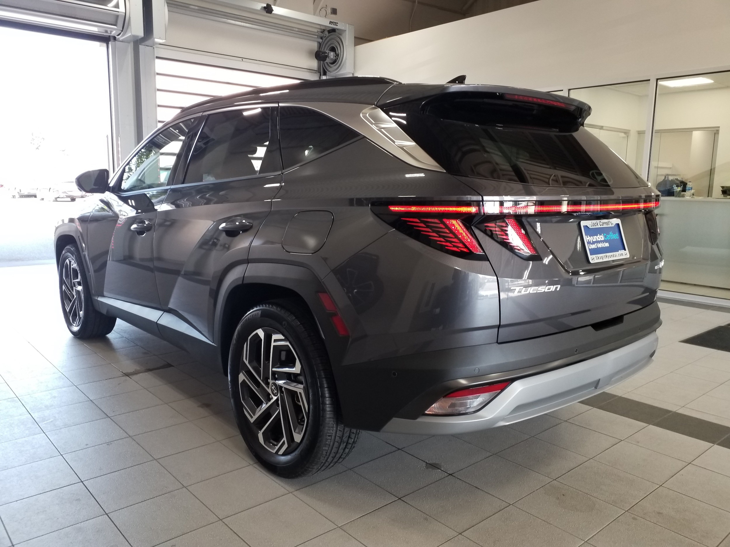 2025 Hyundai Tucson Limited - Photo 18